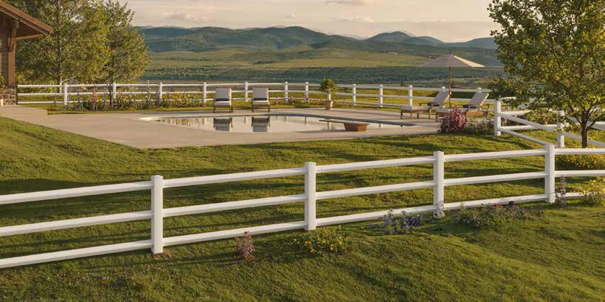 Sierra vinyl fence